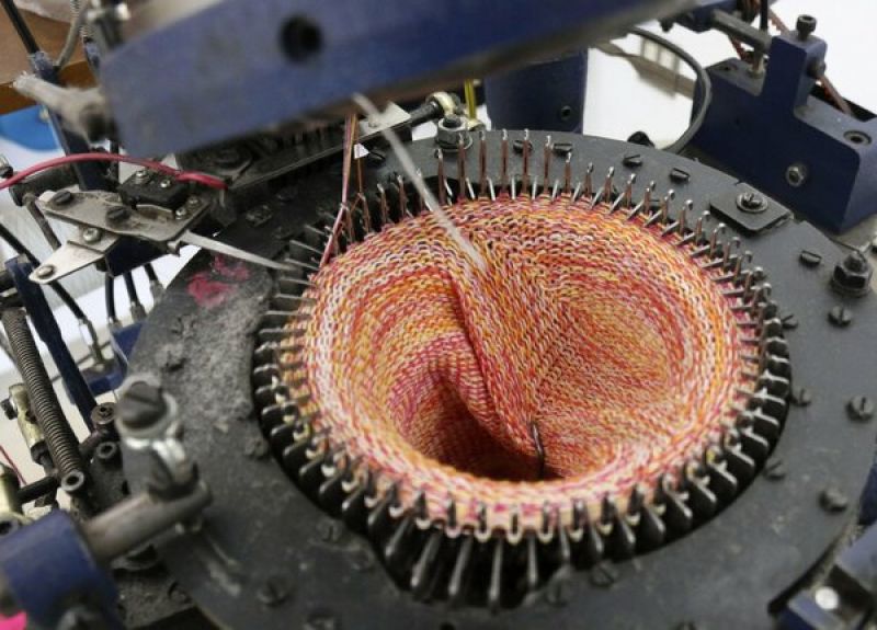 quá trình dệt tất của máy charix